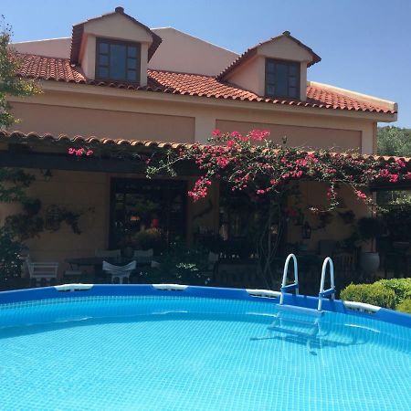 Rafina Great Feeling Villa ภายนอก รูปภาพ