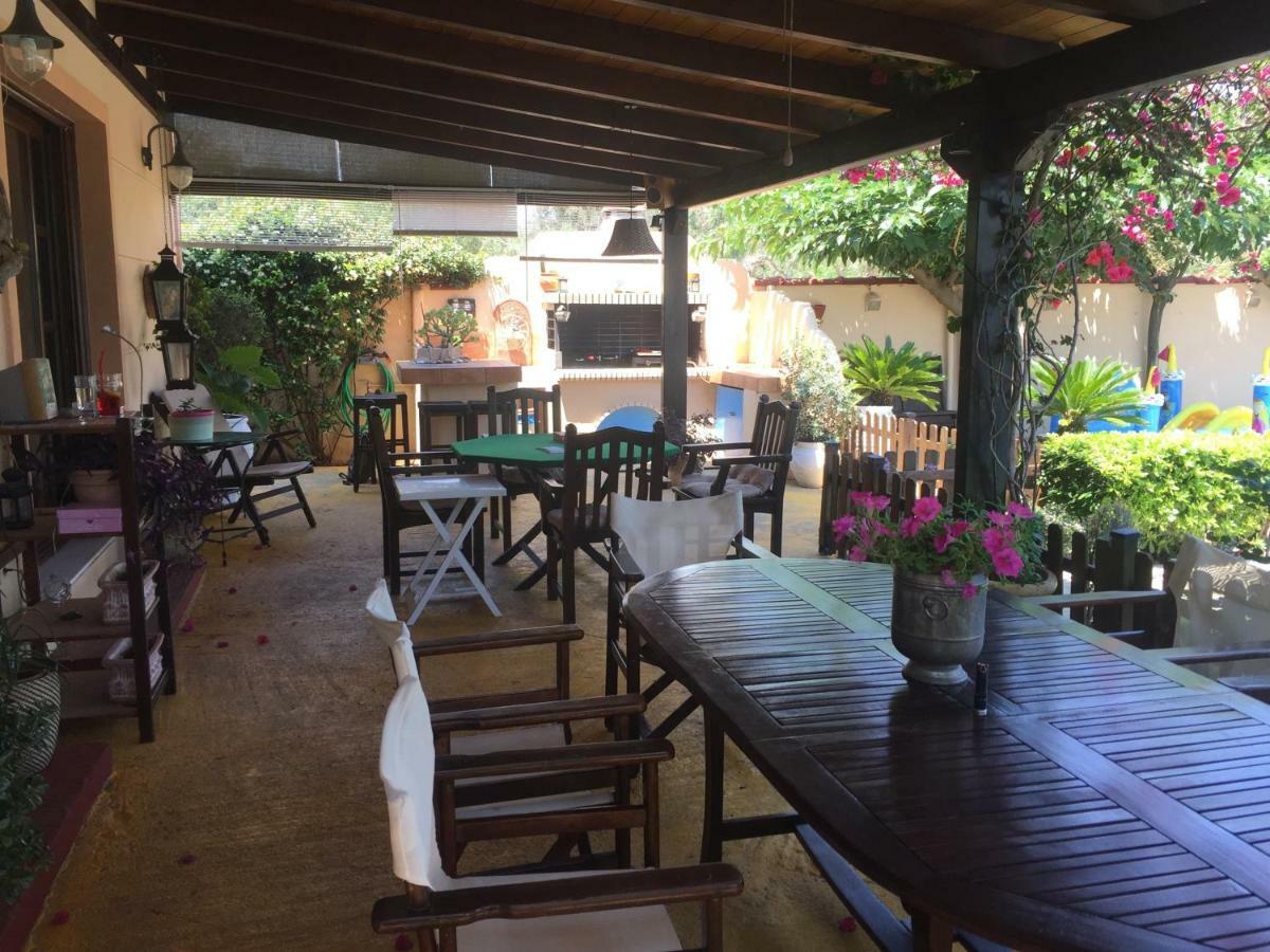 Rafina Great Feeling Villa ภายนอก รูปภาพ
