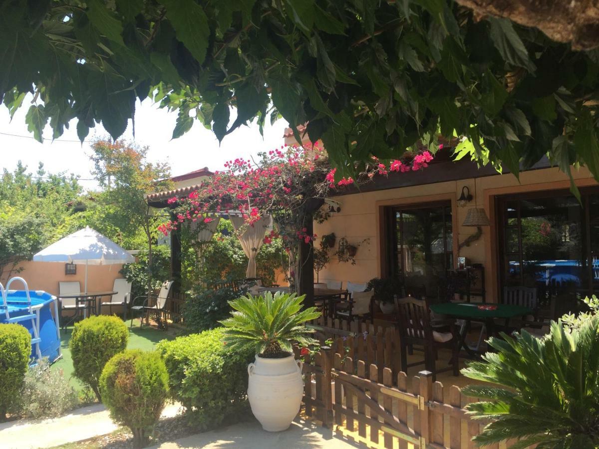 Rafina Great Feeling Villa ภายนอก รูปภาพ