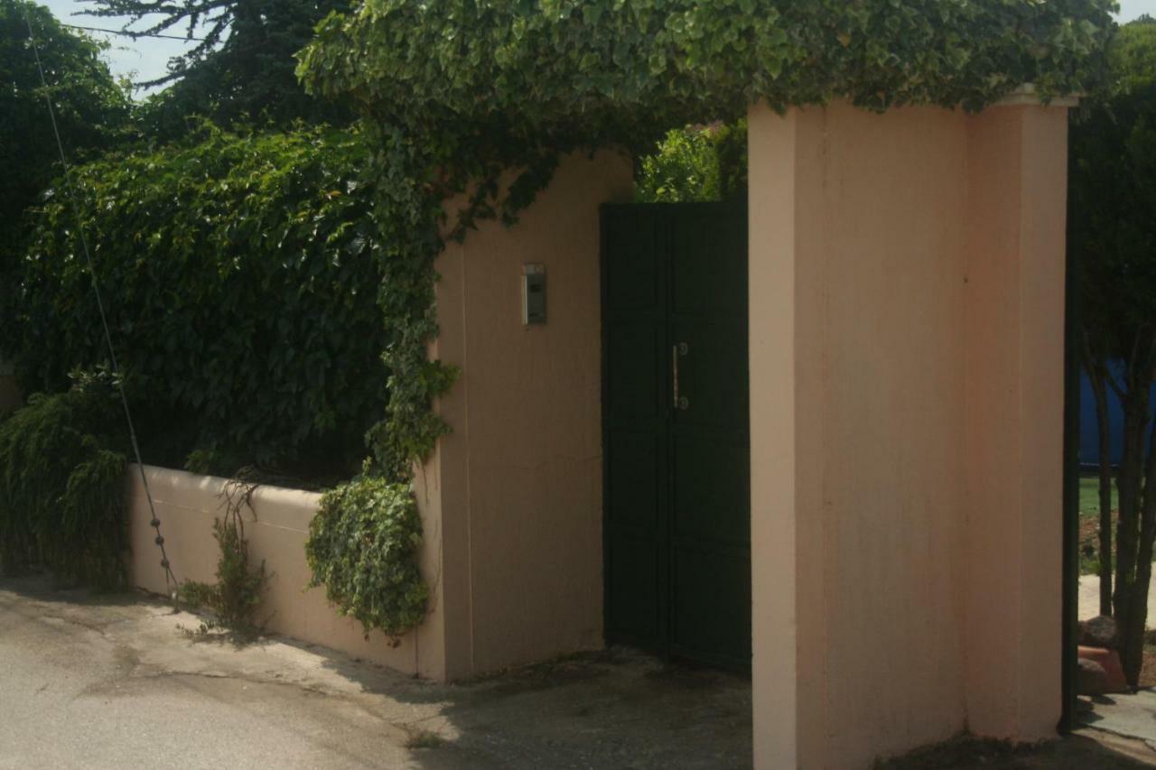 Rafina Great Feeling Villa ภายนอก รูปภาพ
