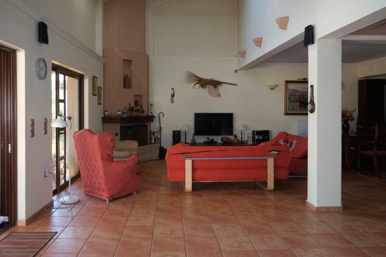 Rafina Great Feeling Villa ภายนอก รูปภาพ